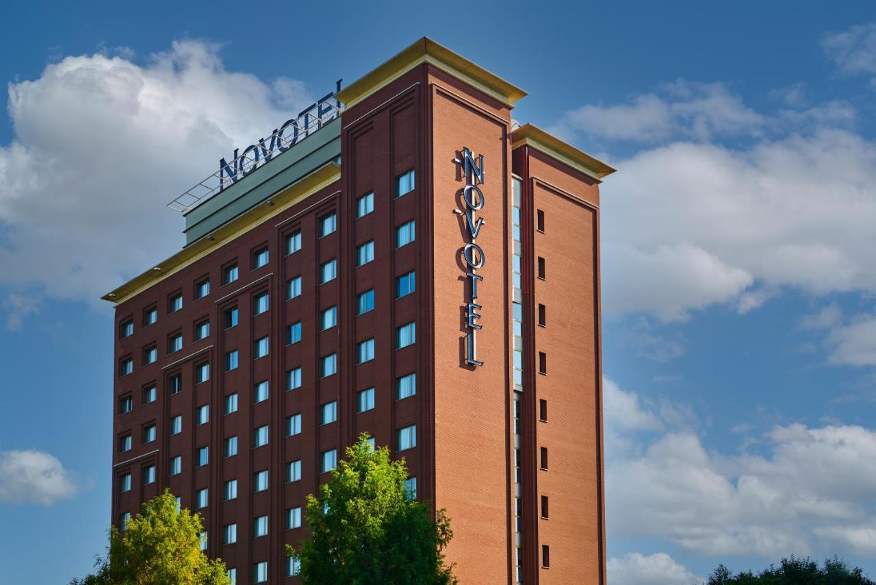 Novotel Torino Corso Giulio Cesare Exteriör bild