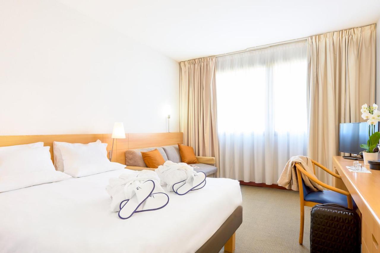 Novotel Torino Corso Giulio Cesare Exteriör bild