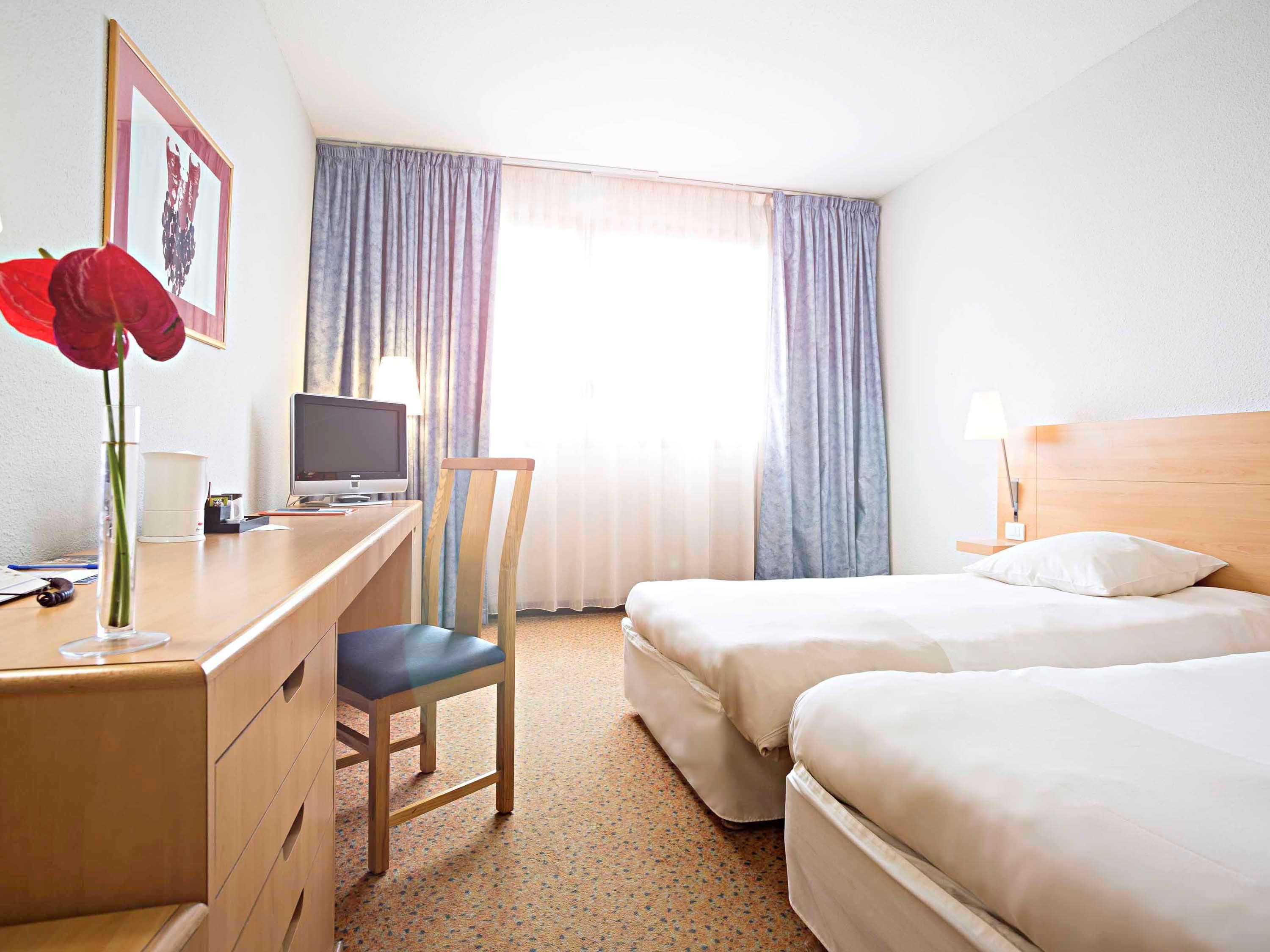 Novotel Torino Corso Giulio Cesare Exteriör bild