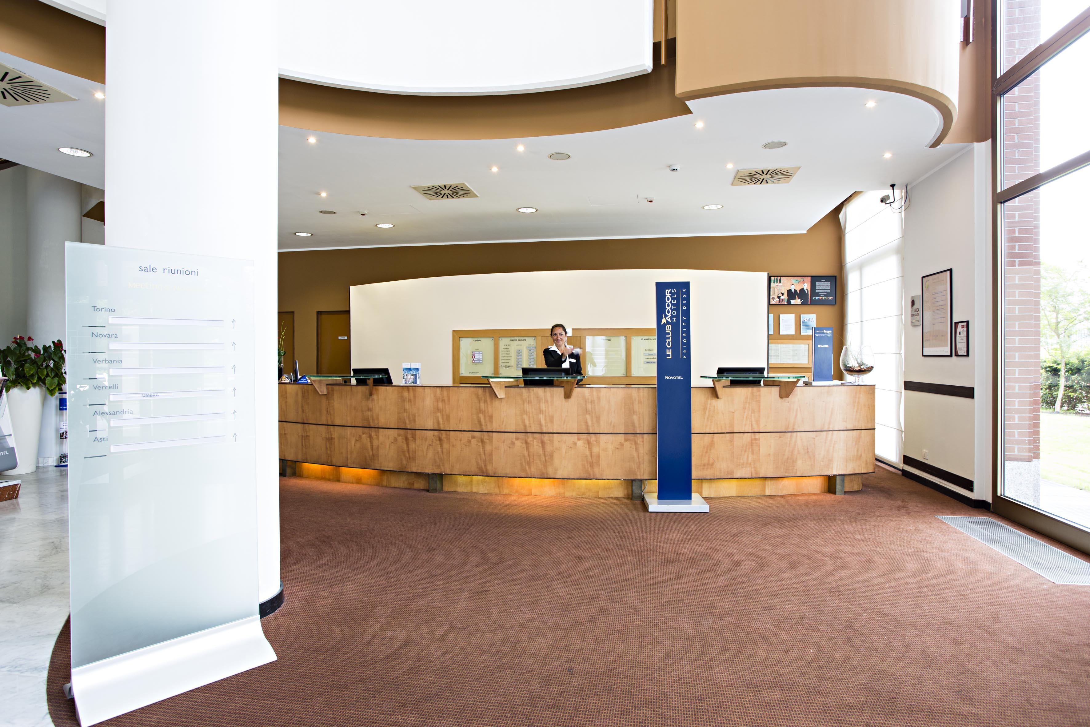 Novotel Torino Corso Giulio Cesare Exteriör bild