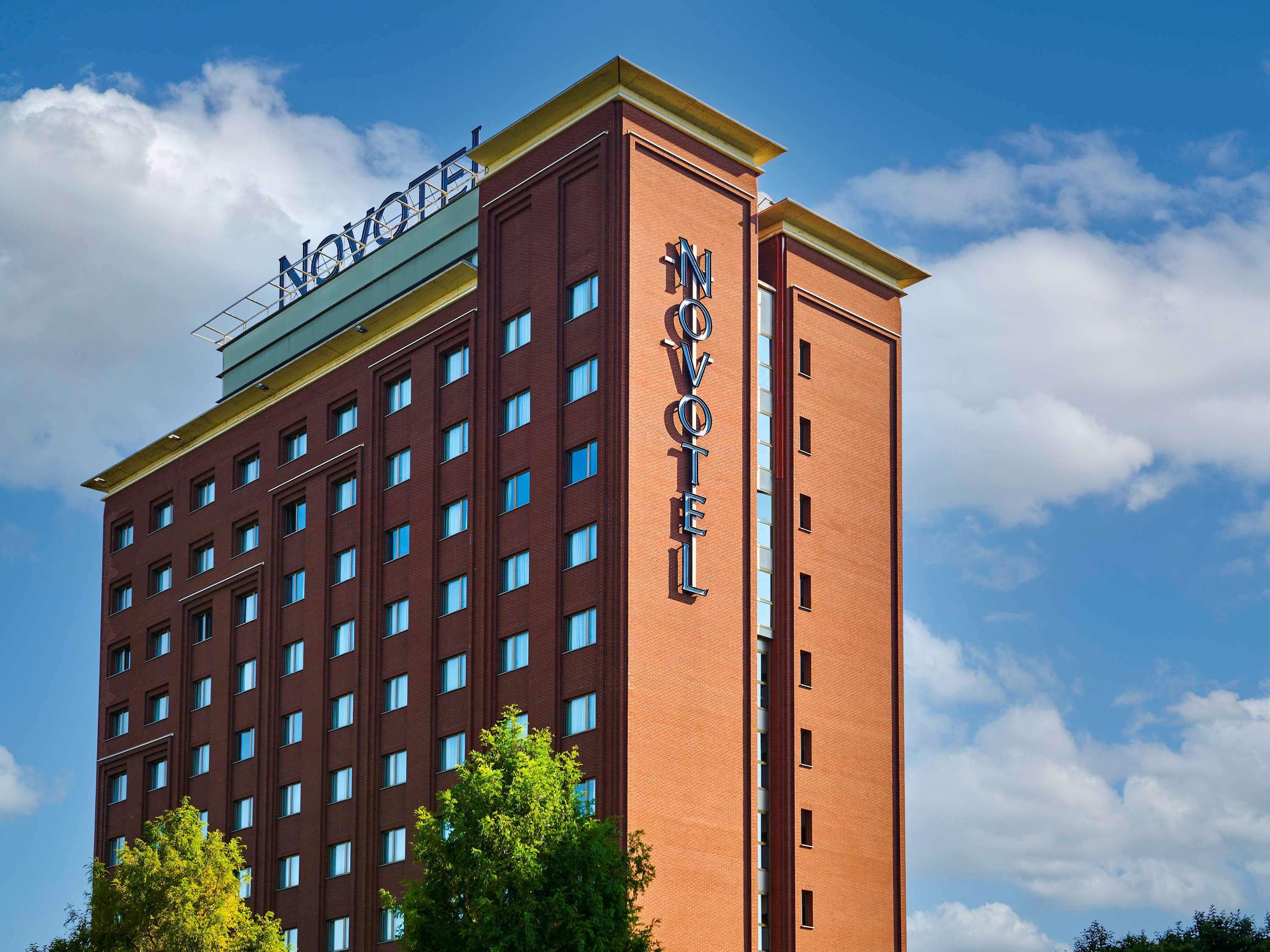 Novotel Torino Corso Giulio Cesare Exteriör bild