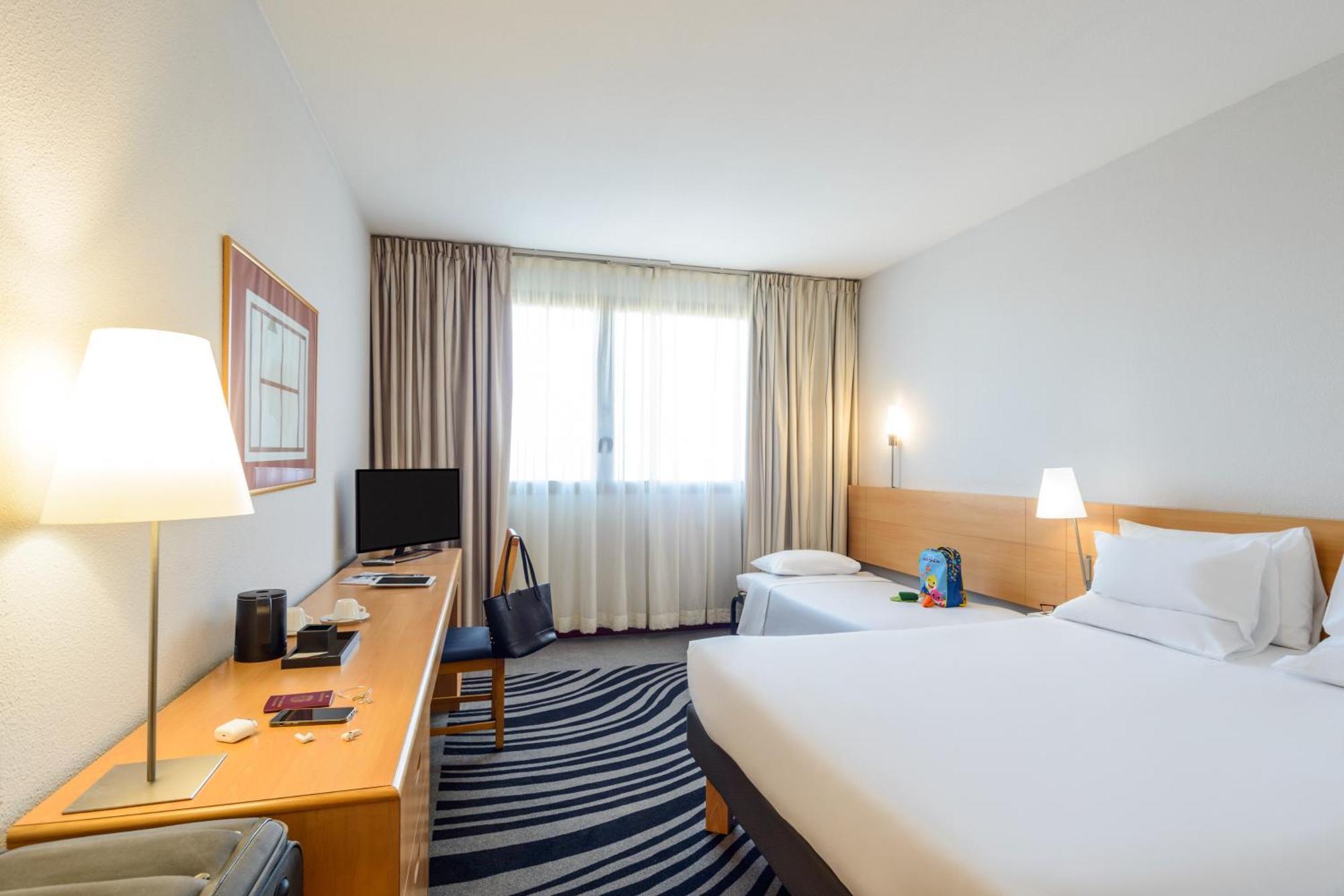 Novotel Torino Corso Giulio Cesare Exteriör bild